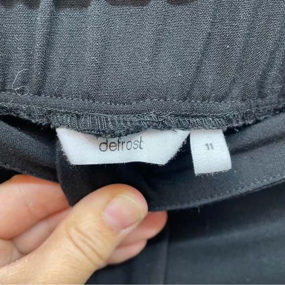 Elegant Black Women's Trousers - Picture 2 of 11